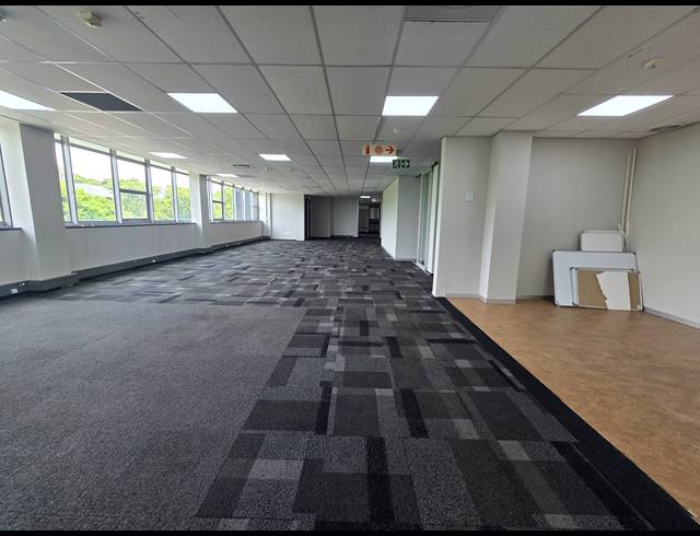 665M² OFFICE TO LET IN MAGALIESSIG